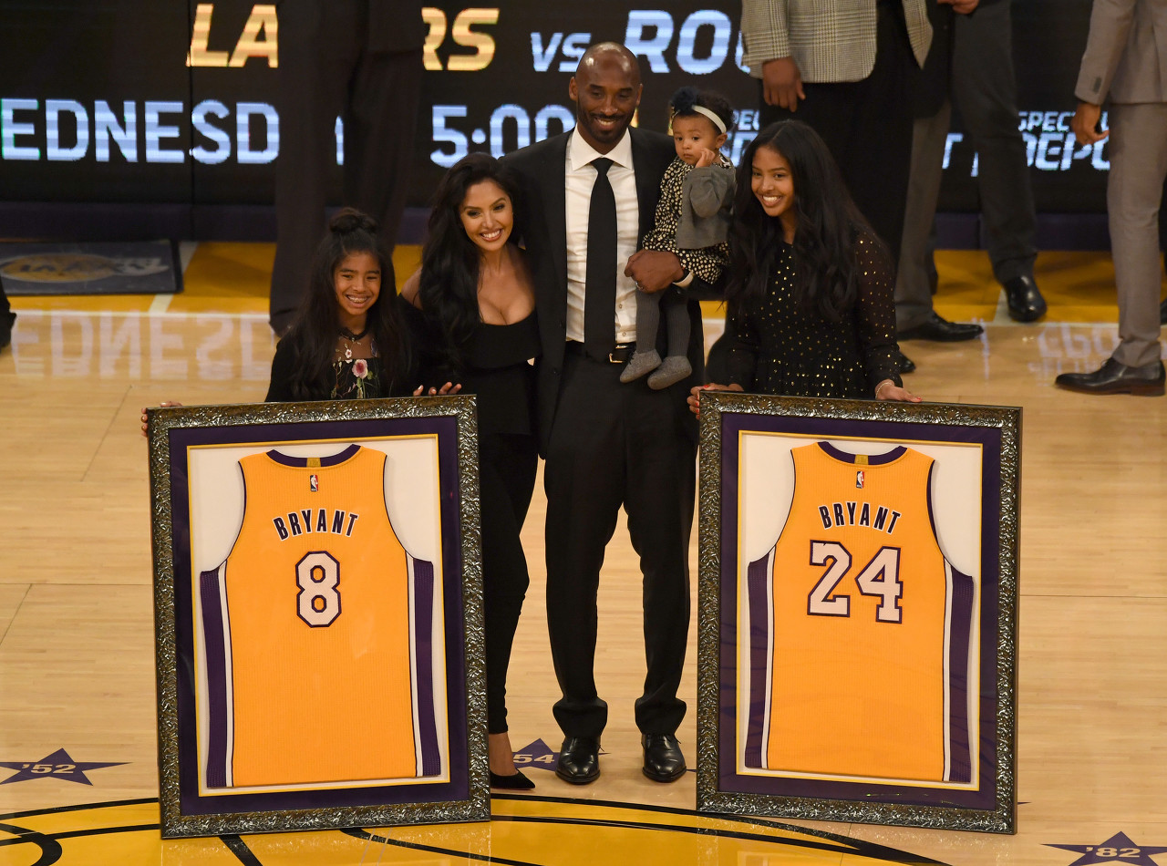 她依然保持 她依然保持